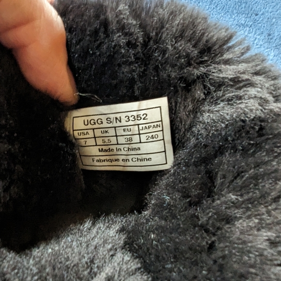 Women's UGG short boots - Picture 5 of 6